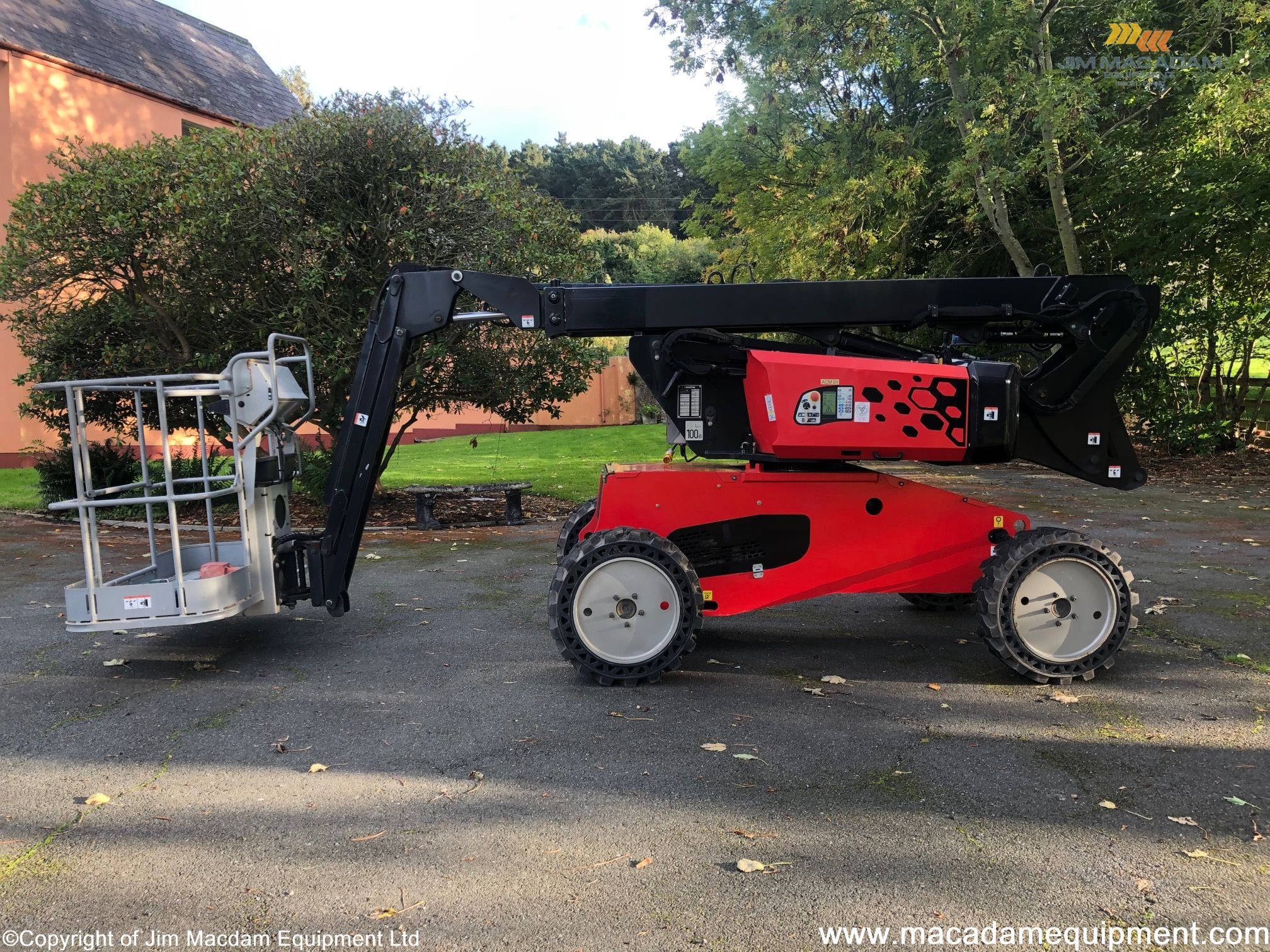 Used Manitou Man'go 12 for sale at Manitou Dealer Macadam Equipment